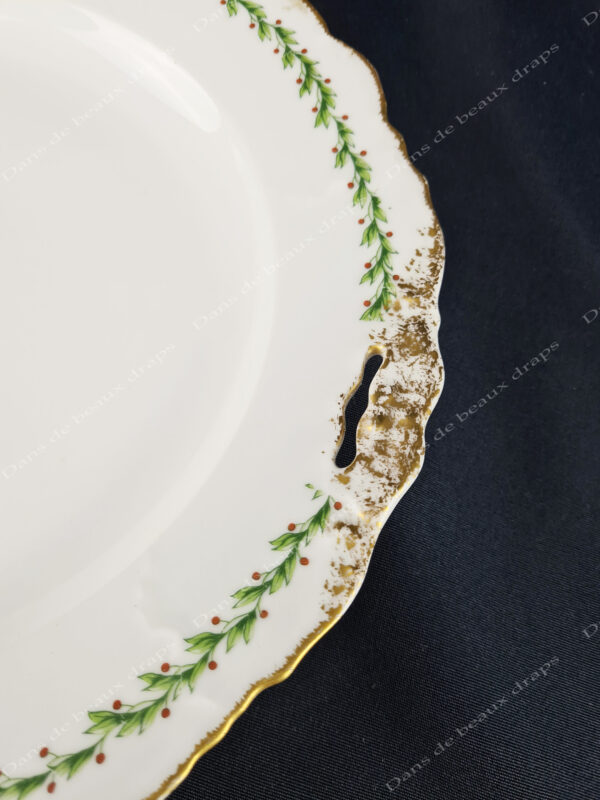 Détail assiette porcelaine de Limoges houx