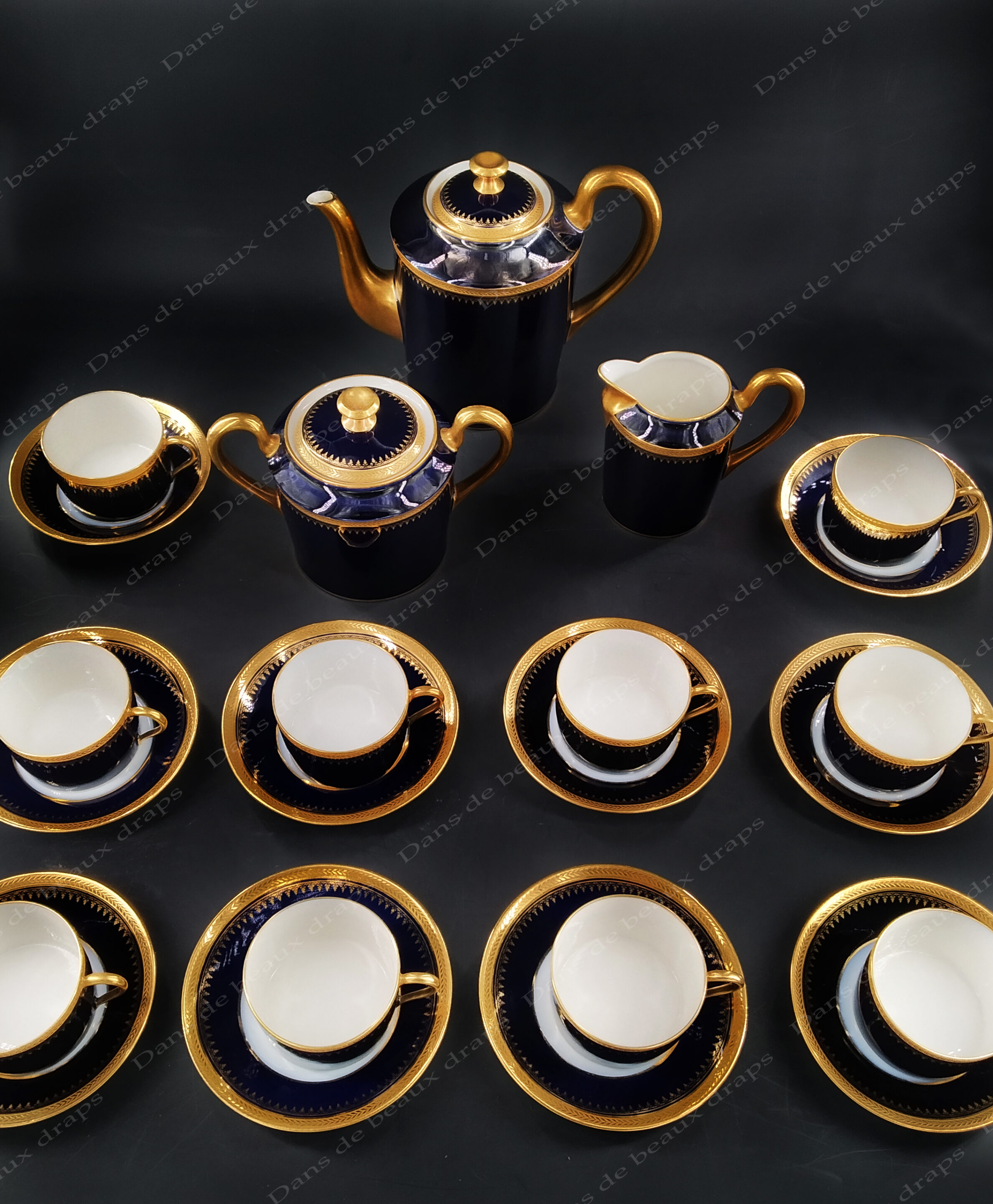 Joli service à thé/café en porcelaine de Limoges,bleu de four et