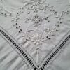 détail broderie