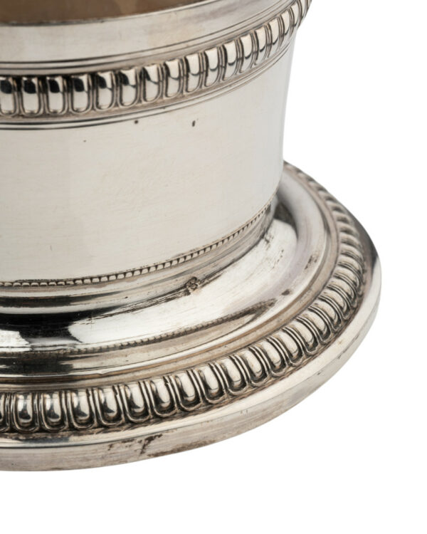 Superbe vase en cristal de Baccarat monture argent poinçon tête de mercure, orfèvre Louis Coignet, 1889/1893. – Image 5