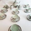 Superbe service à thé en porcelaine de Limoges, vert céladon , maison Raynaud , décor floral , 27 pièces. – Image 6