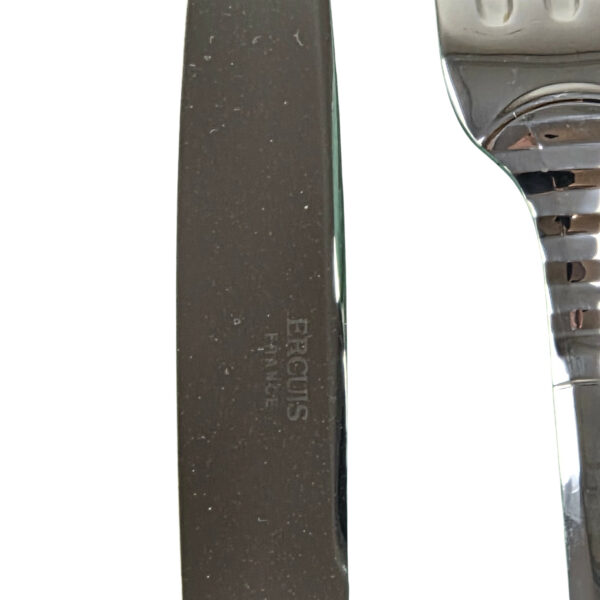 Rare ménagère de couverts en métal  argenté, orfèvre Ercuis, modèle Nil, 90 pièces. – Image 12